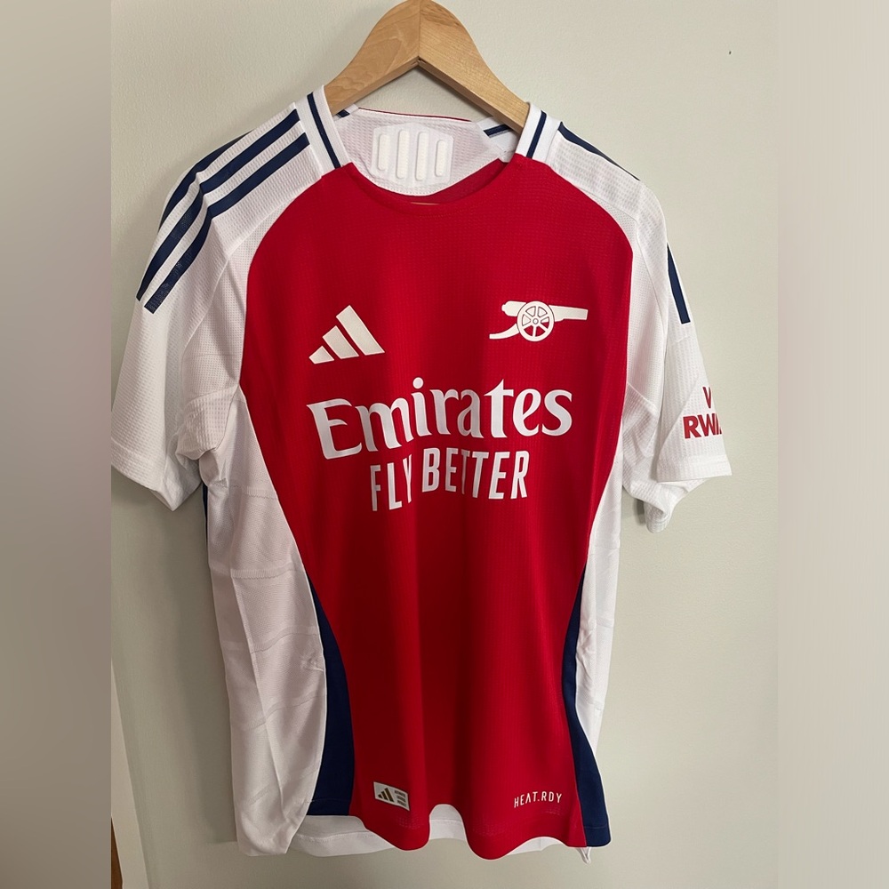 Adidas Arsenal 2024 / 2025 Home Authentic Jersey Red Soccer Size Medium IT6140